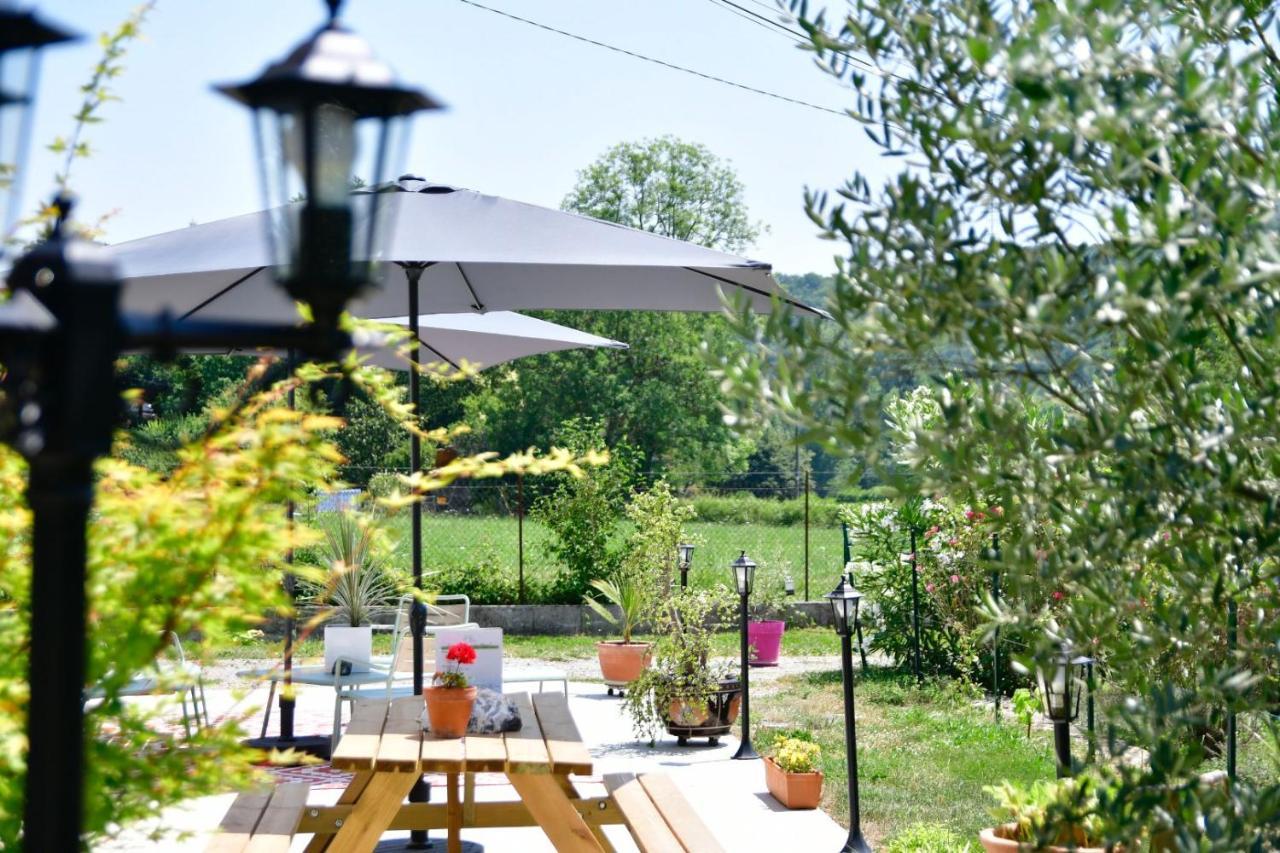 Le Jardin De Moulis, Saint Girons, Ariege, Pyrenees, Bed & Breakfast Bagian luar foto