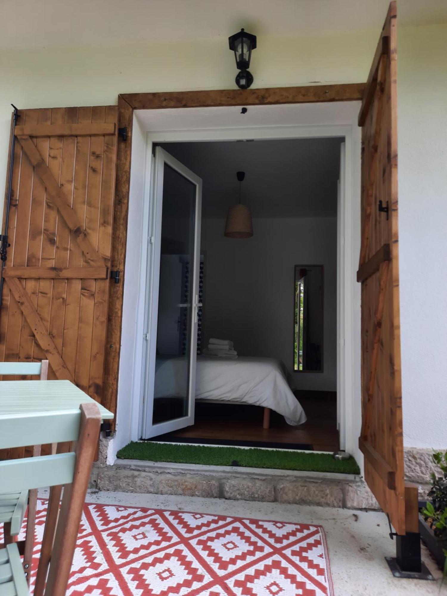 Le Jardin De Moulis, Saint Girons, Ariege, Pyrenees, Bed & Breakfast Bagian luar foto