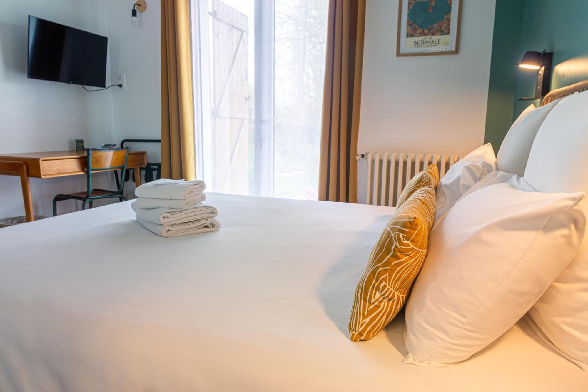 Le Jardin De Moulis, Saint Girons, Ariege, Pyrenees, Bed & Breakfast Bagian luar foto